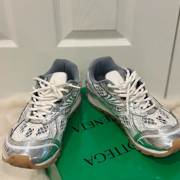 Bottega Veneta Silver and White Women Sneakers - Picture 7 of 7